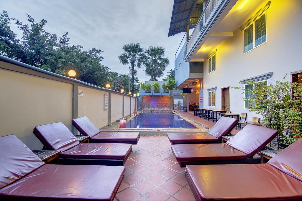 Pub Hostel