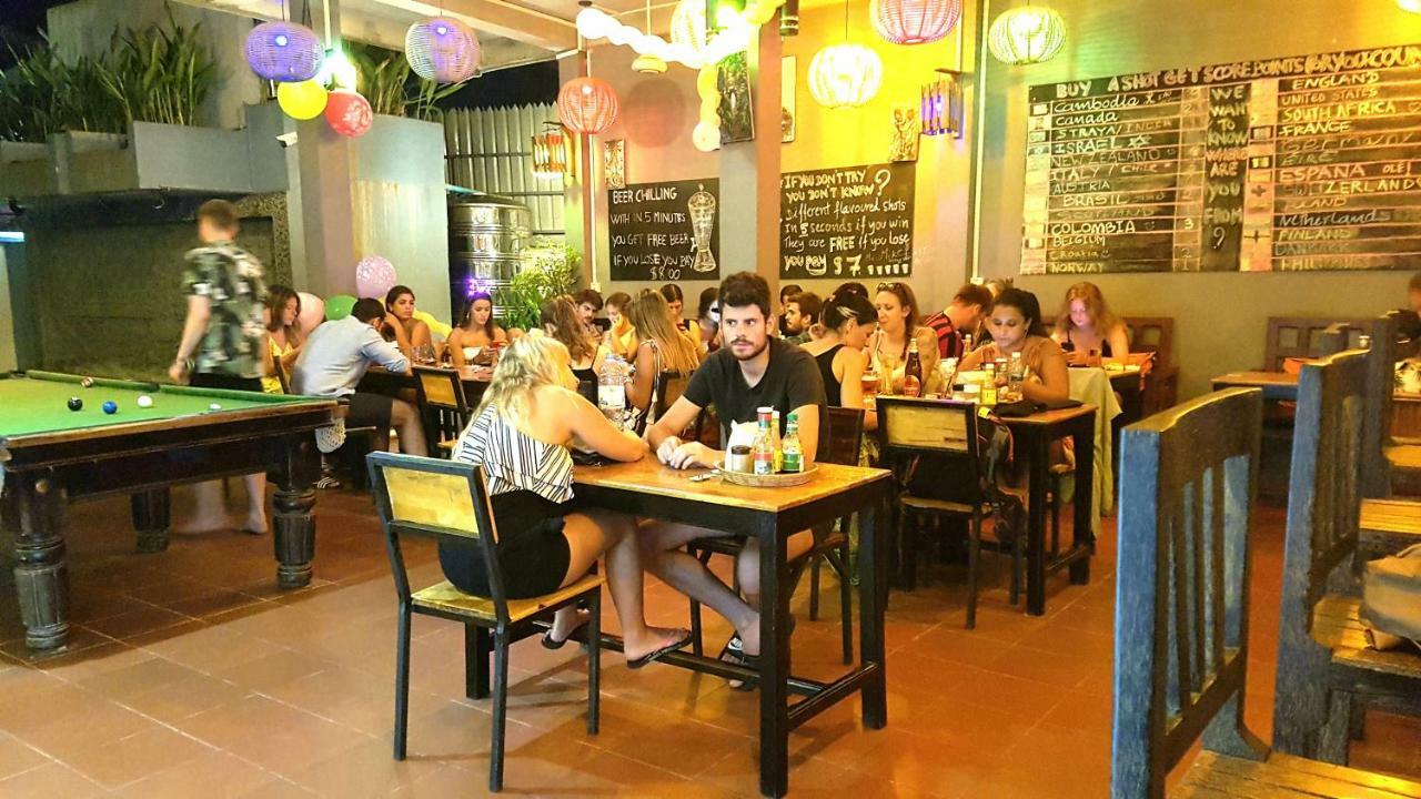 Hostel Pub