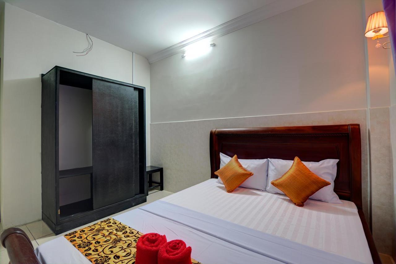 Pub Hostel *